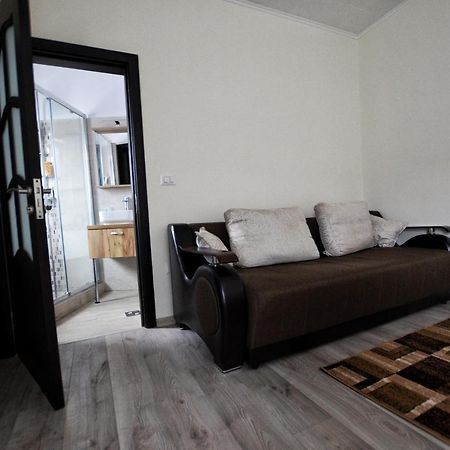 Flori'S Apartment 布拉索夫 外观 照片